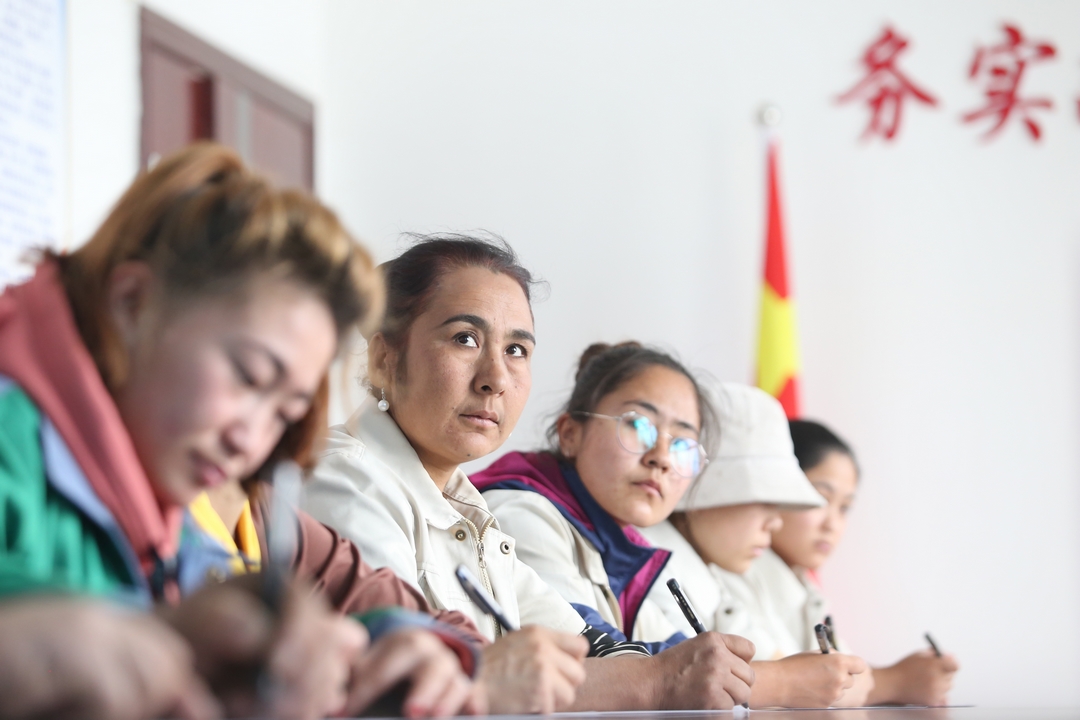 當好產(chǎn)業(yè)扶貧主力軍，打贏脫貧攻堅戰(zhàn)